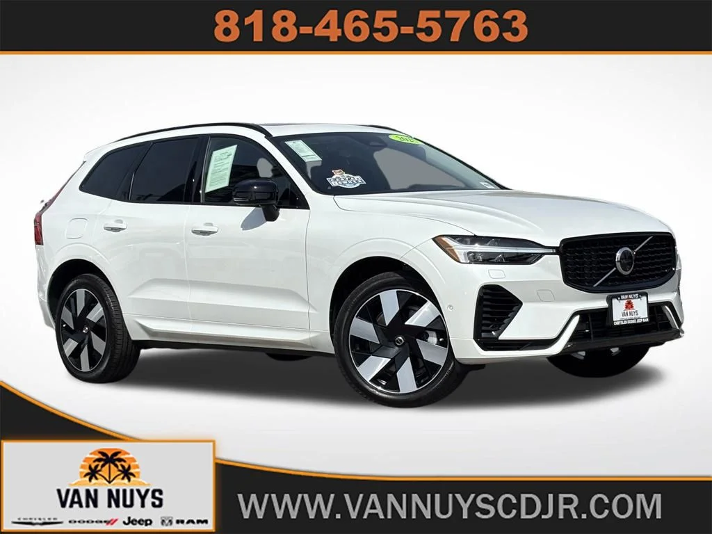 2025 Volvo XC60 T8 Ultra Dark AWD's photo