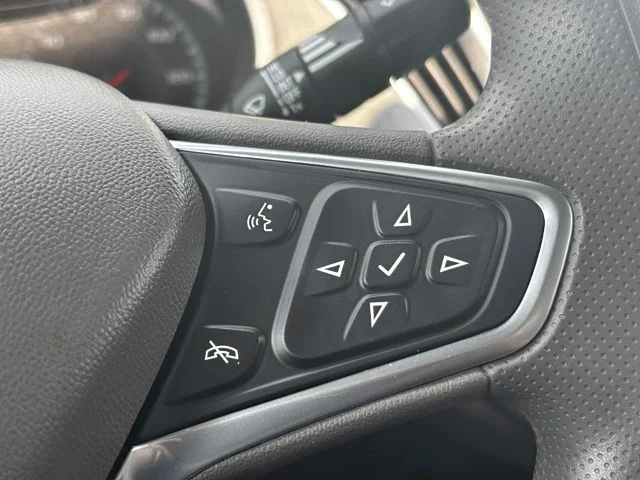 Used 2022 White Chevrolet LS image 15