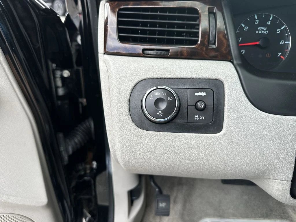 Certified Used 2014 Black Chevrolet LT image 16