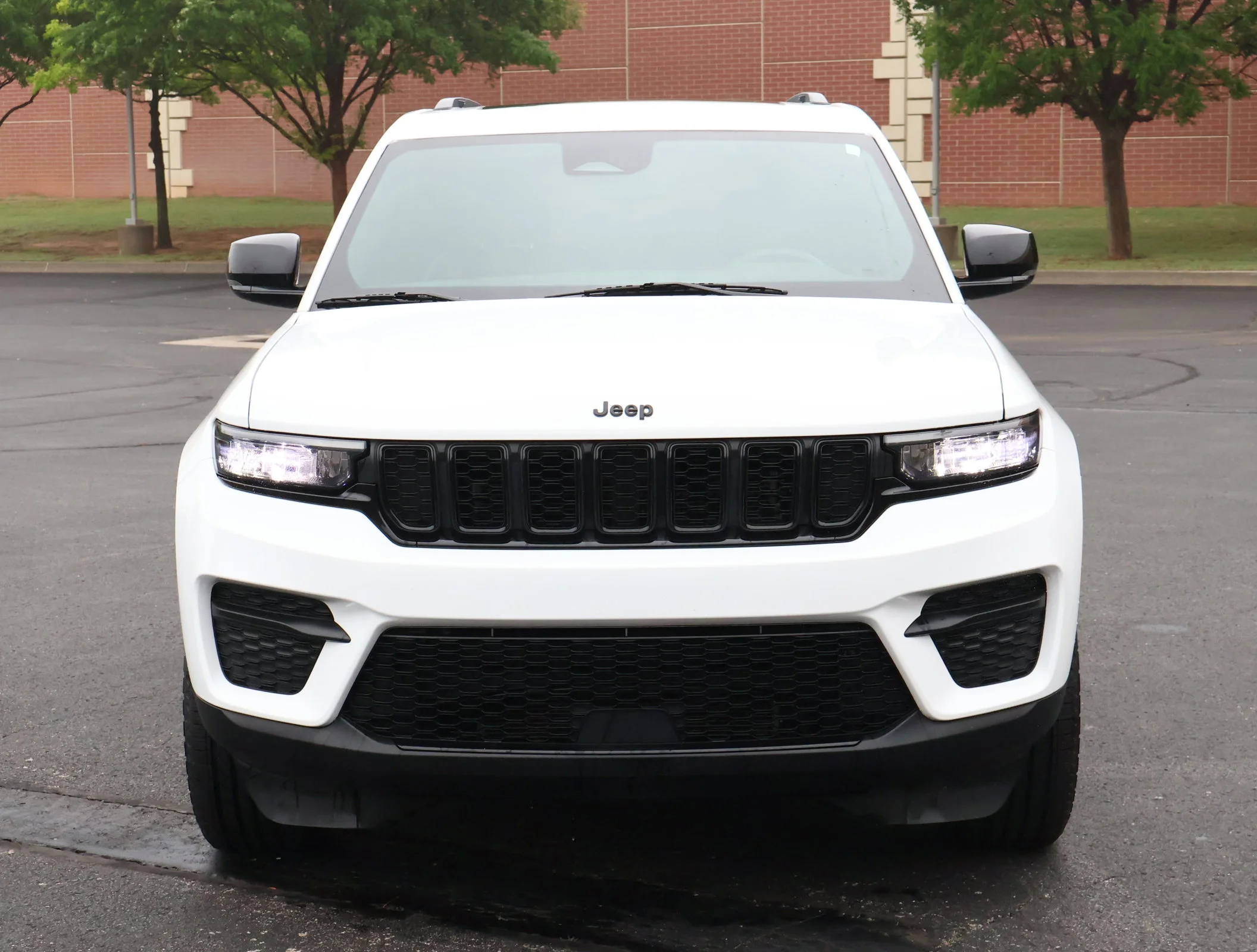 Used 2023 Bright White Cl Jeep Altitude X image 29