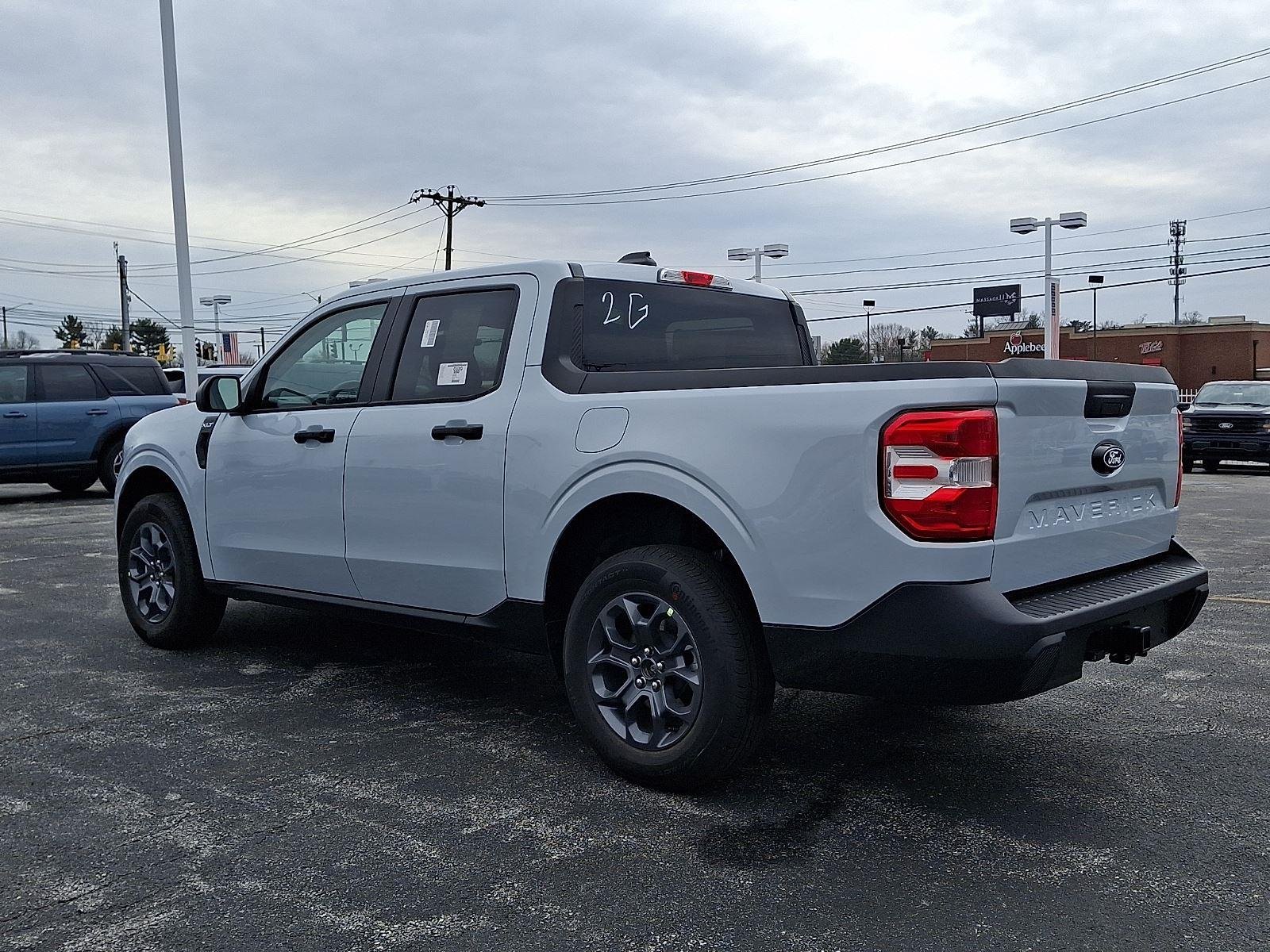 New 2026 Space White Metallic Ford XLT image 3
