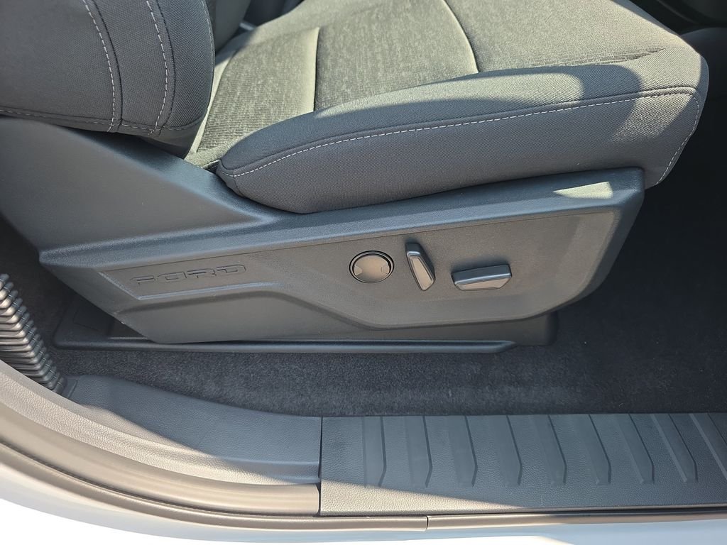 New 2026 Oxford White Ford XLT image 35