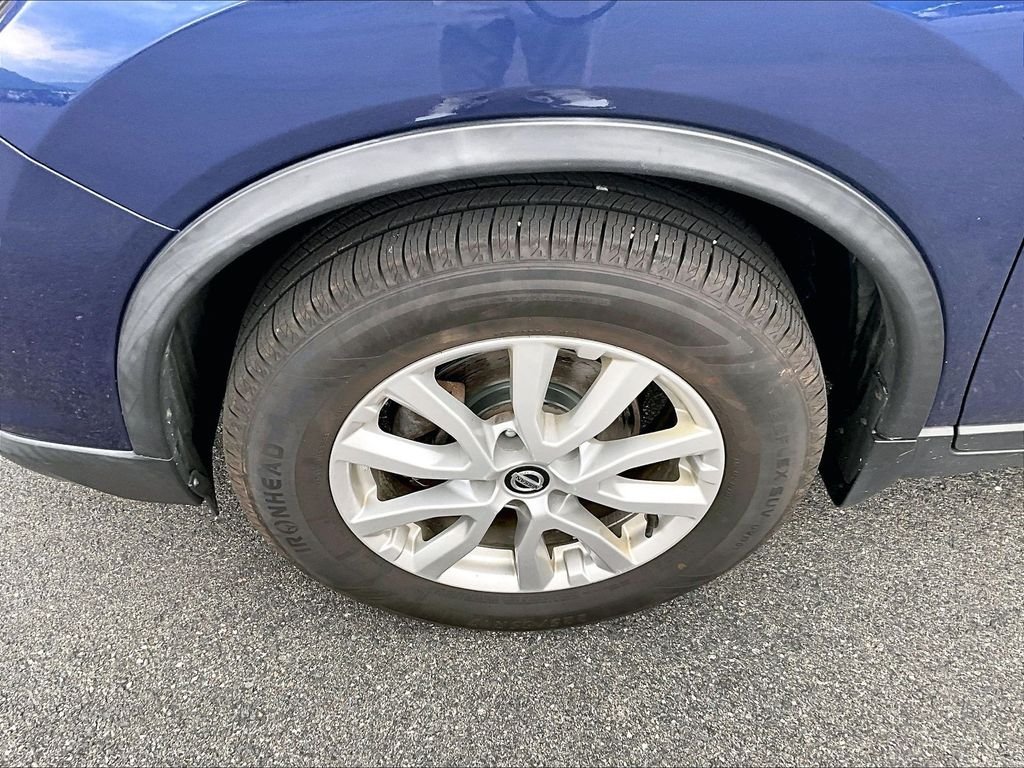 Used 2019 Caspian Blue Metallic Nissan SV image 7