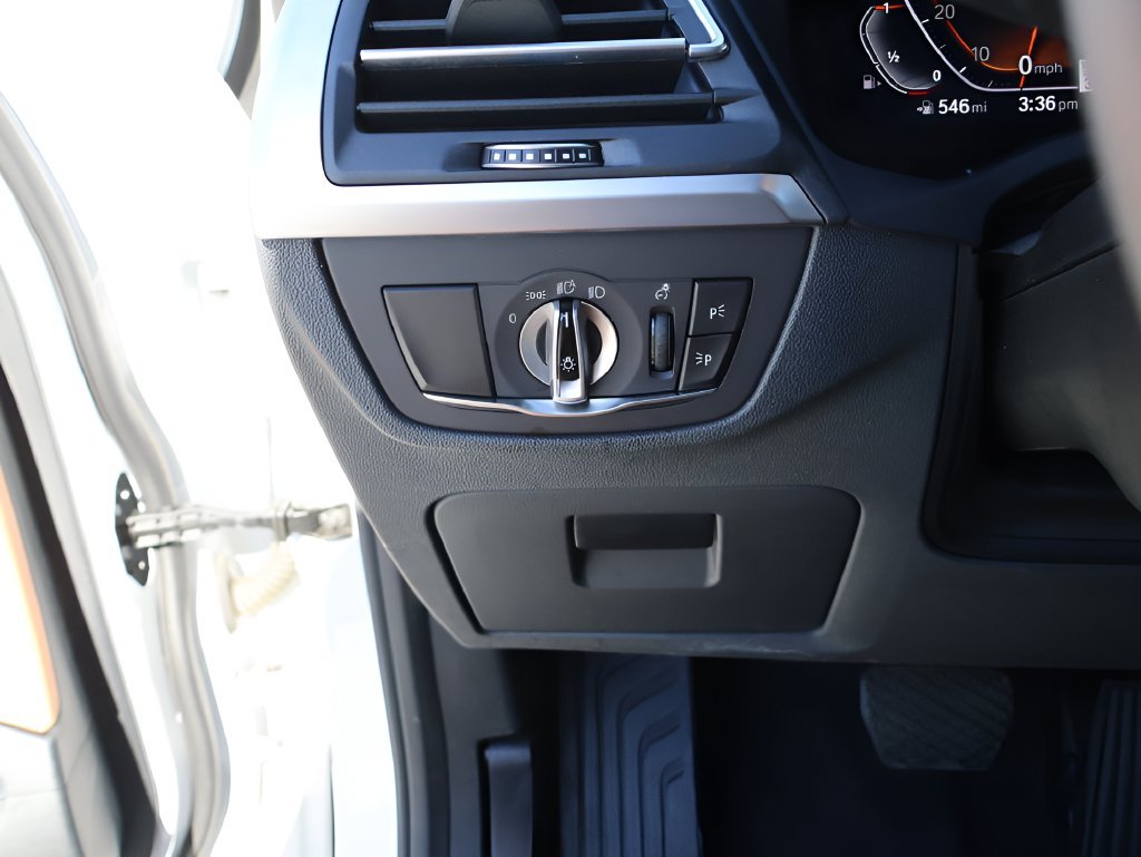 Used 2024 Mineral White Metallic BMW xDrive30i image 38