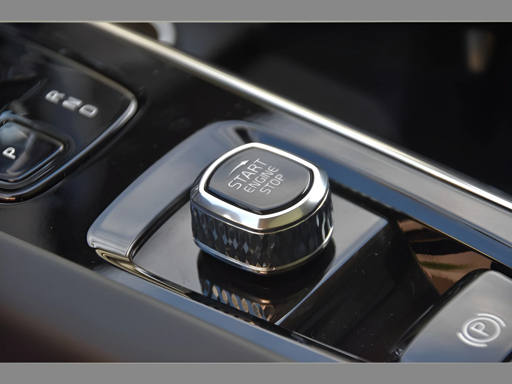 Used 2026 Mulberry Metallic Volvo Plus image 37