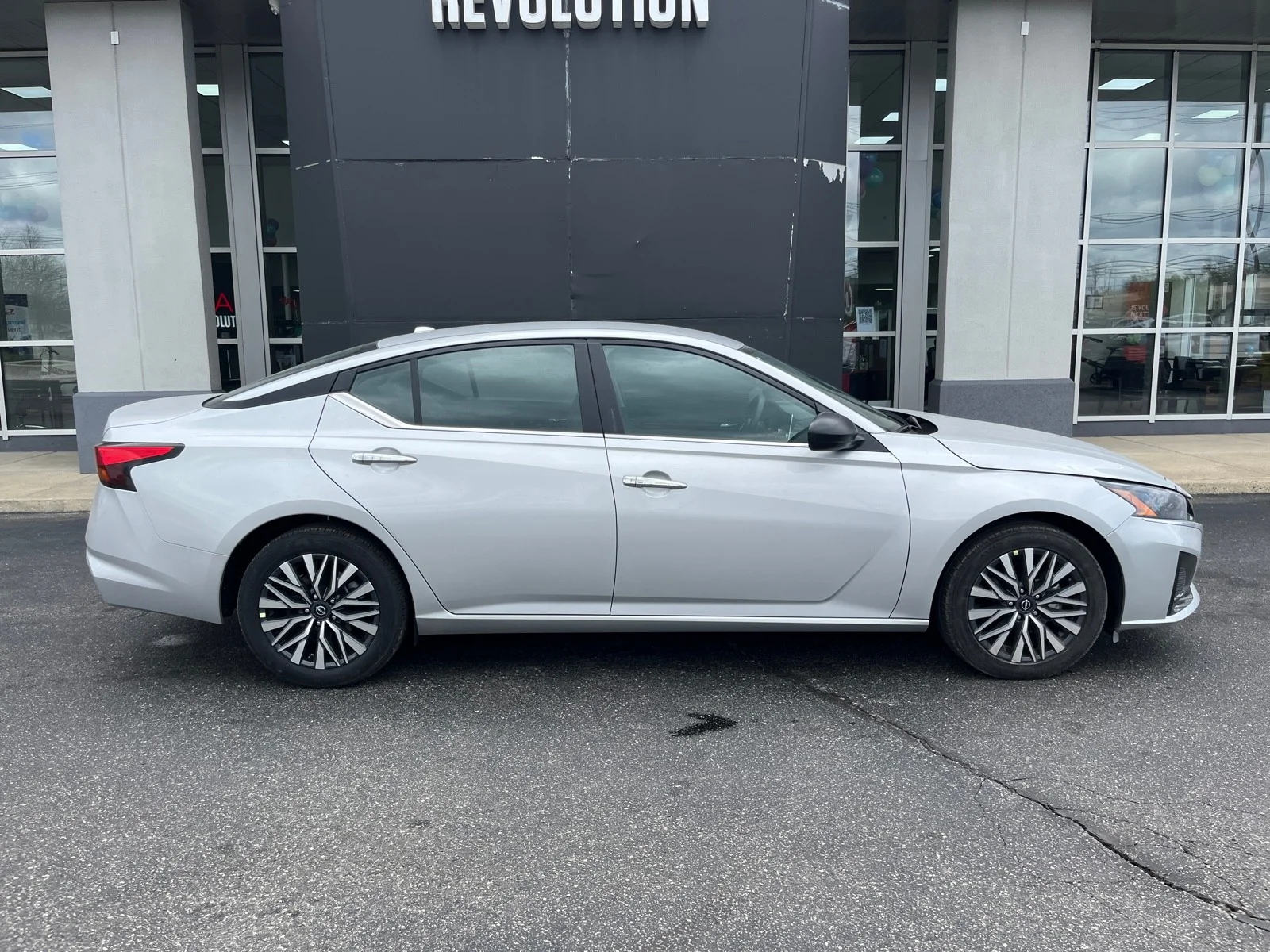 Used 2025 Brilliant Silver Metallic Nissan SV FWD image 7