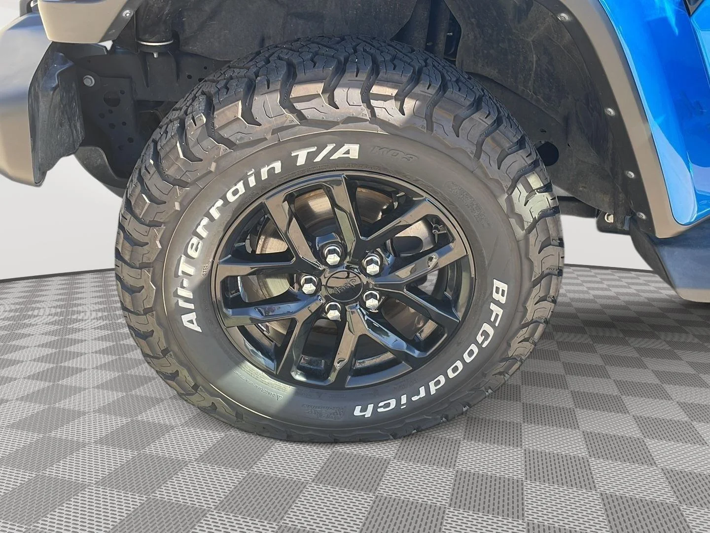 Used 2022 Hydro Blue Pearlcoat Jeep Altitude image 22