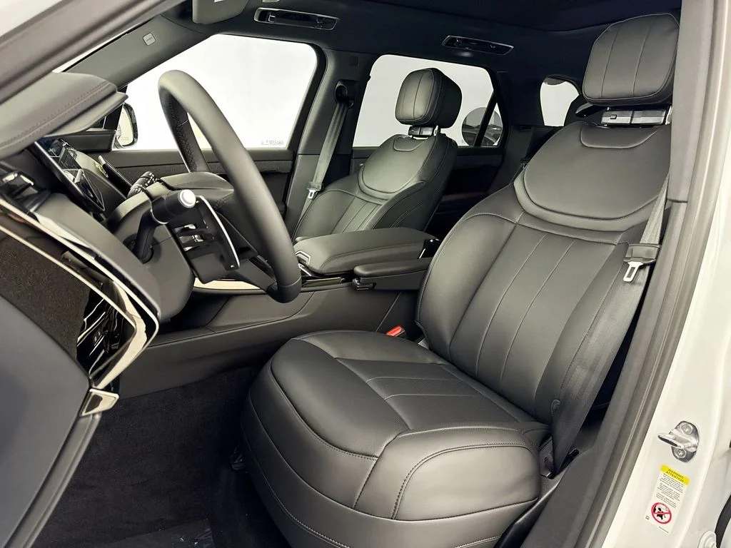 New 2026 Fuji White Land Rover Dynamic SE image 21