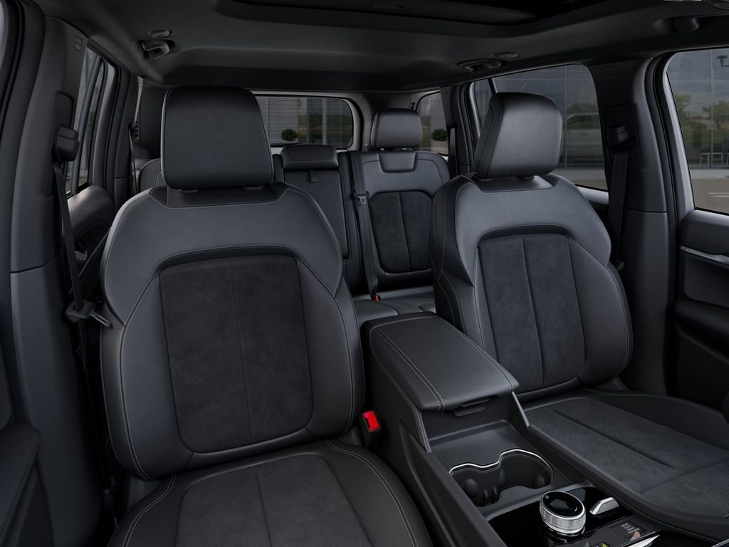 New 2026 Diamond Black Crystal Pearl-Coat Exterior Paint Jeep Altitude image 16