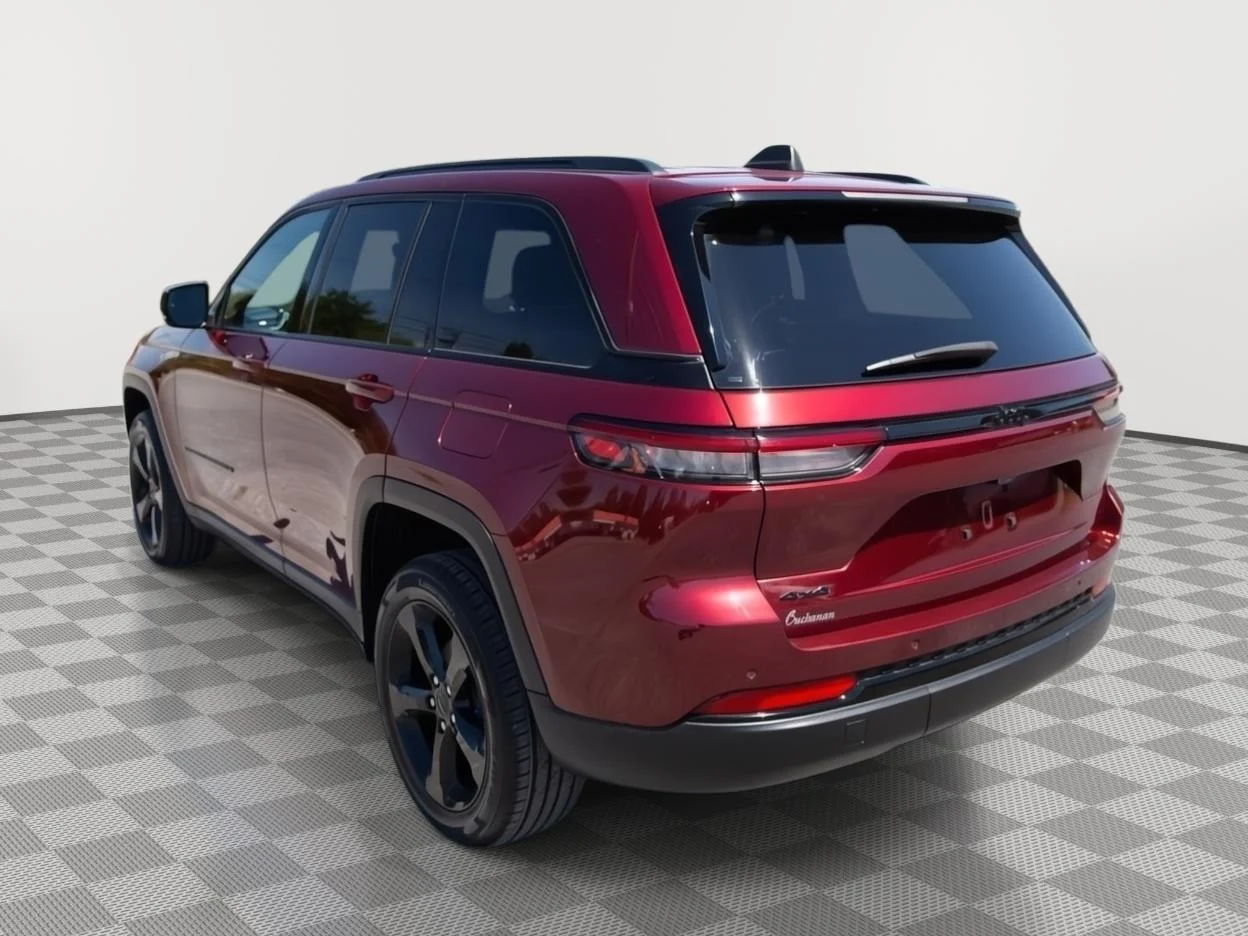 Used 2023 Velvet Red Pearlcoat Jeep Altitude image 7