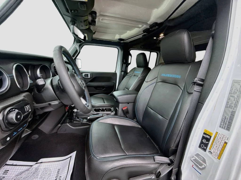 Used 2023 White Jeep Rubicon 4xe image 23