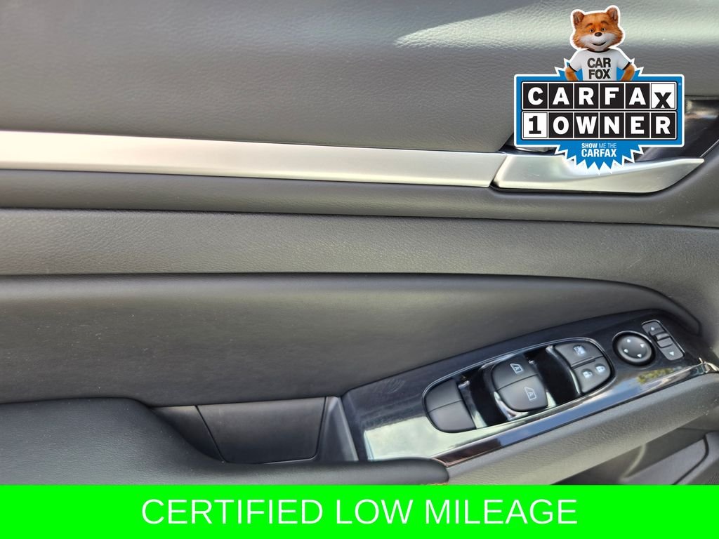 Used 2025 White Nissan 2.5 SR image 23
