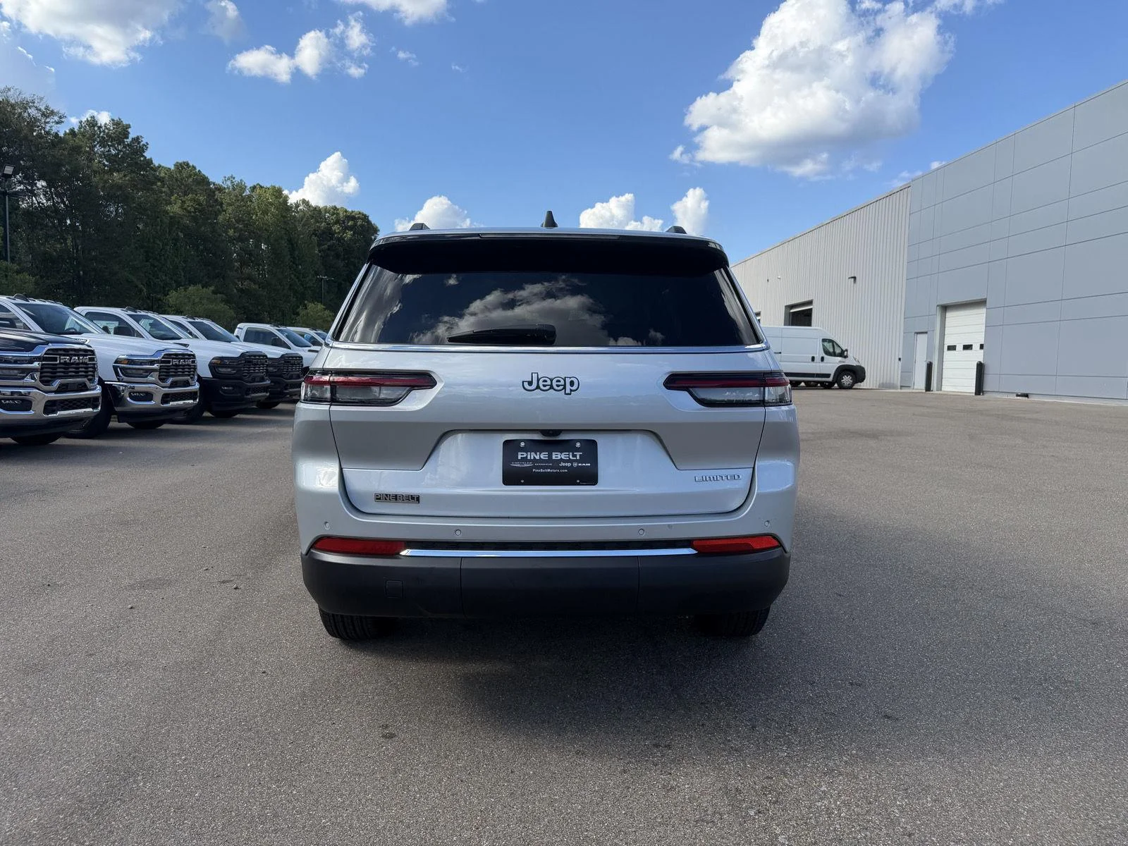 Used 2025 Silver Zynith Jeep Limited image 5
