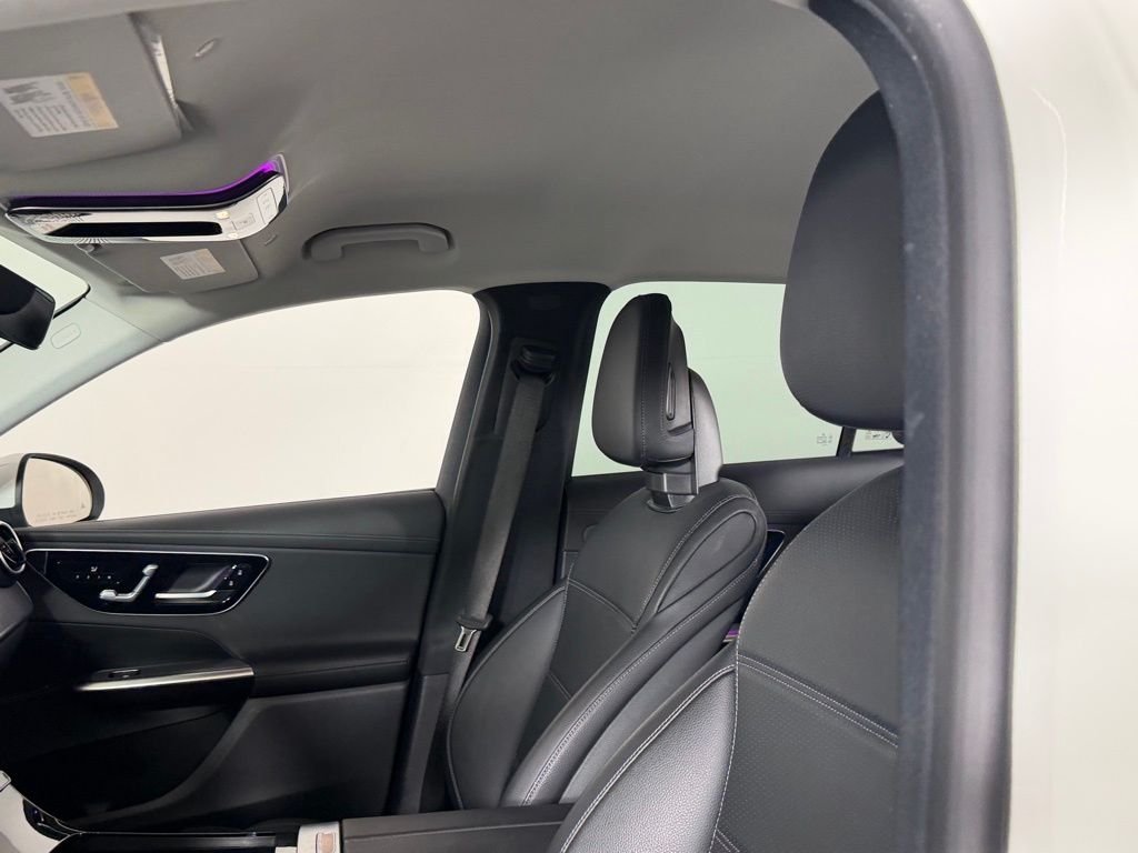 Used 2024 Polar White Mercedes-Benz GLC 300 image 22