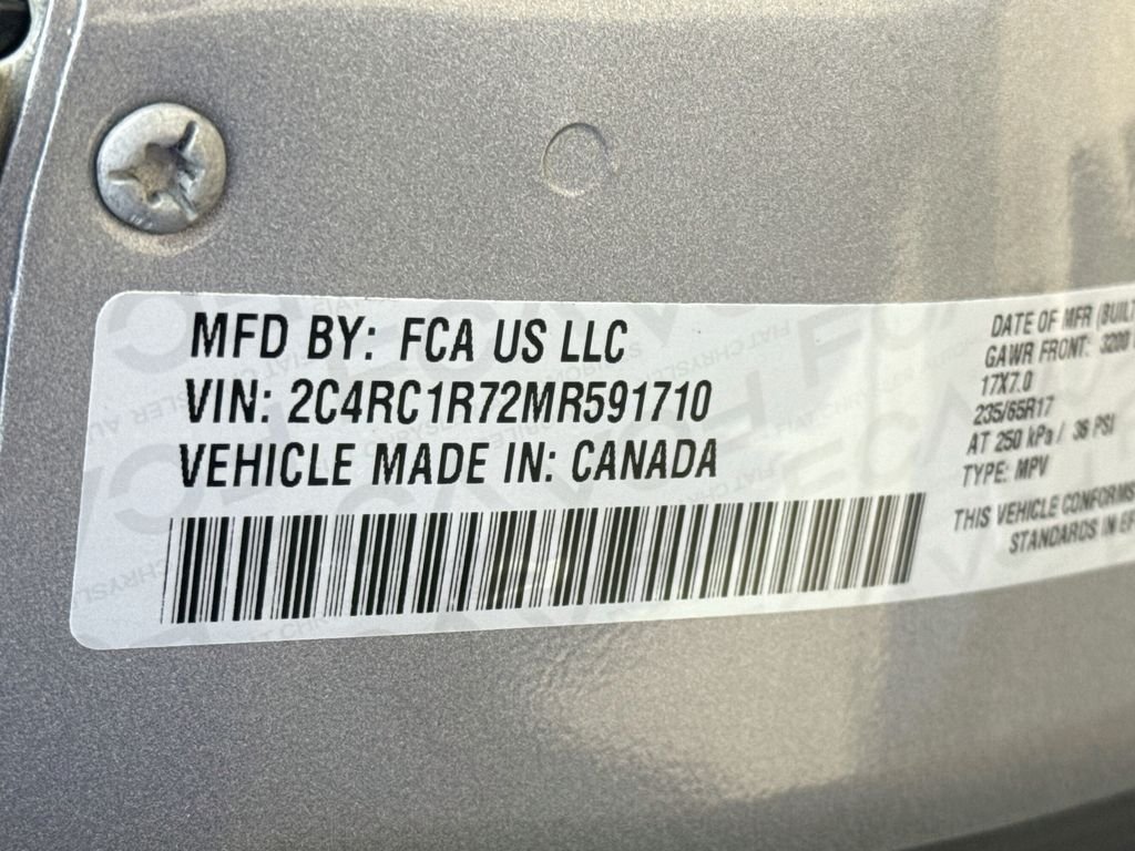 Certified Used 2021 Billet Silver Metallic Clearcoat Chrysler Hybrid Touring image 33