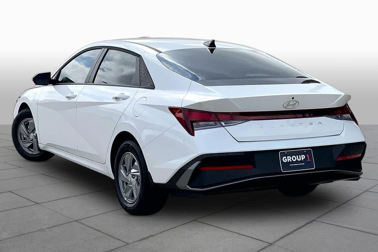 New 2026 Serenity White Hyundai SE image 12