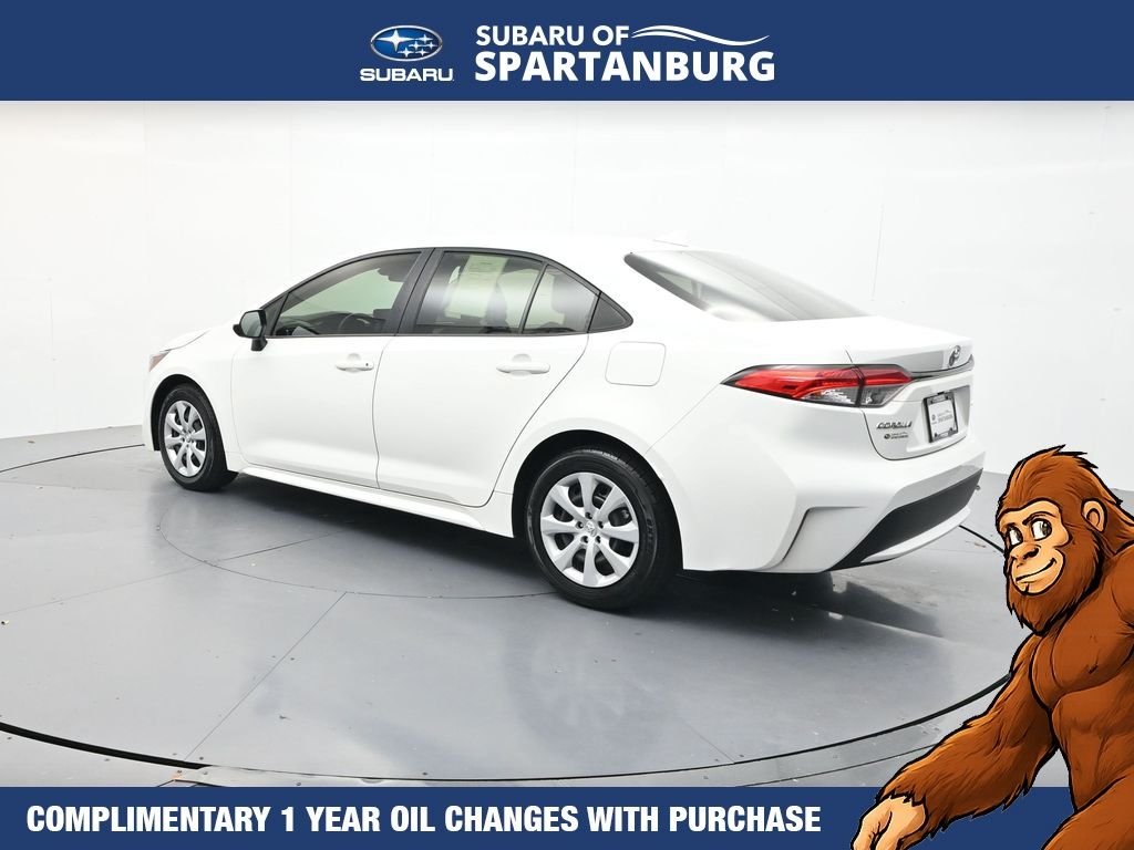 Used 2022 White Toyota LE image 5