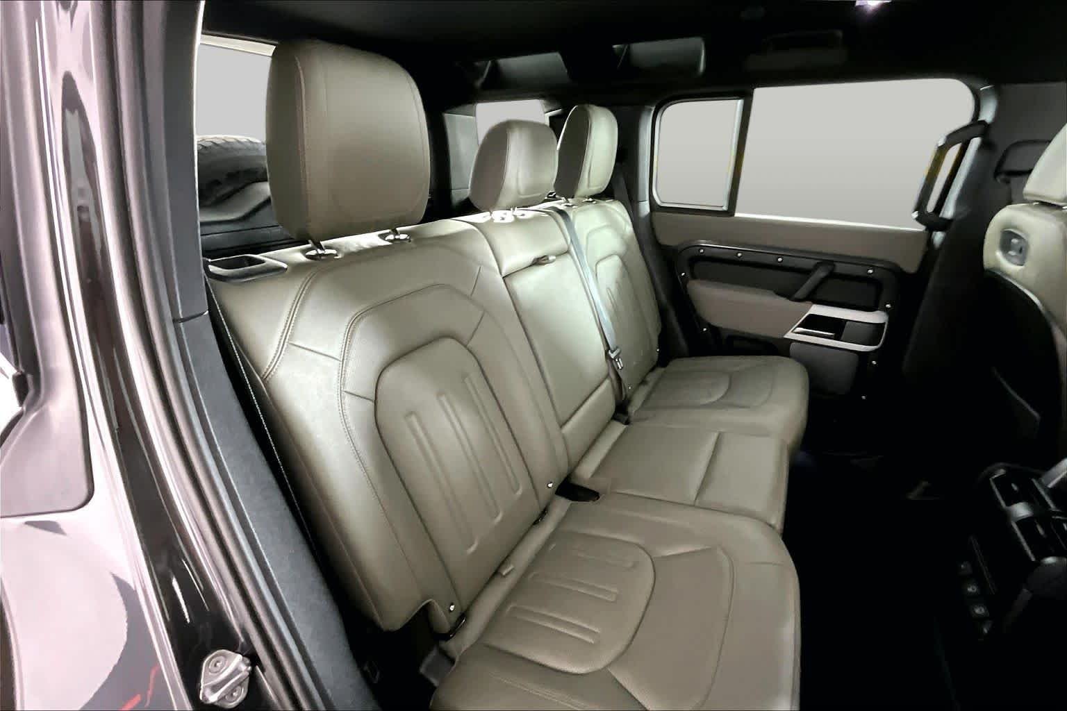 Used 2022 Eiger Grey Metallic Land Rover S image 19