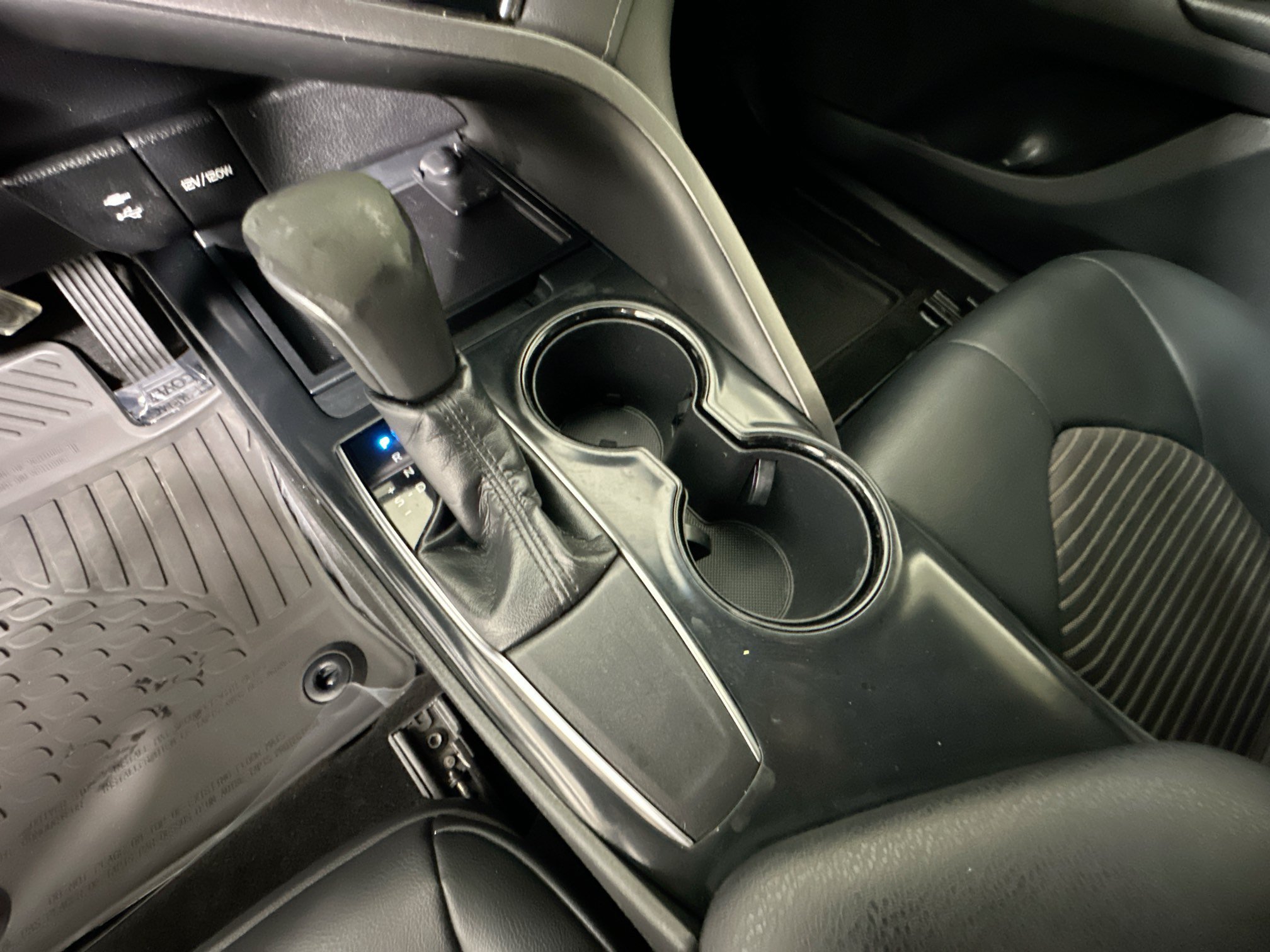 Used 2018 Super White Toyota SE image 21