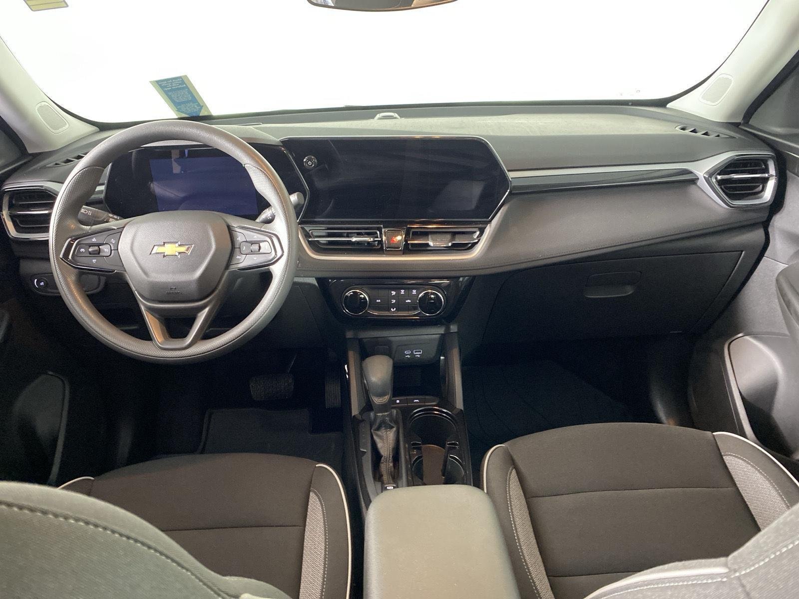Used 2024 Fountain Blue Chevrolet LT image 21