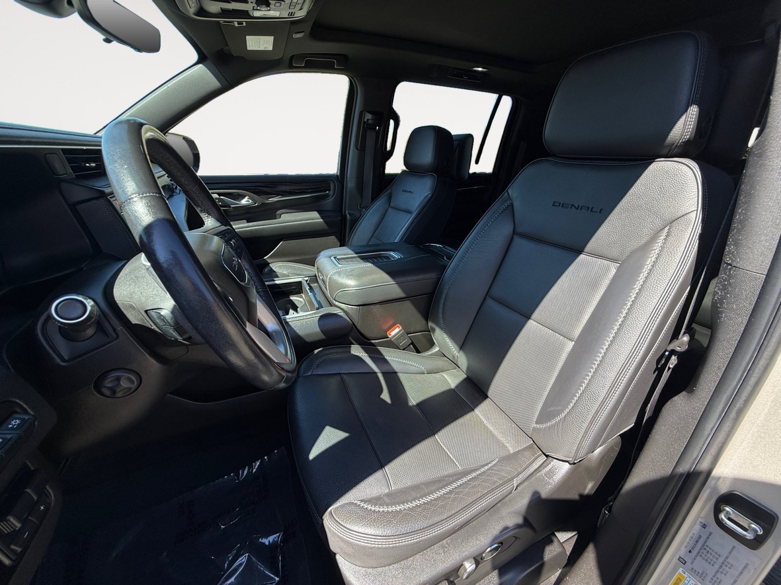 Used 2021 Pearl Beige Metallic GMC Denali image 10