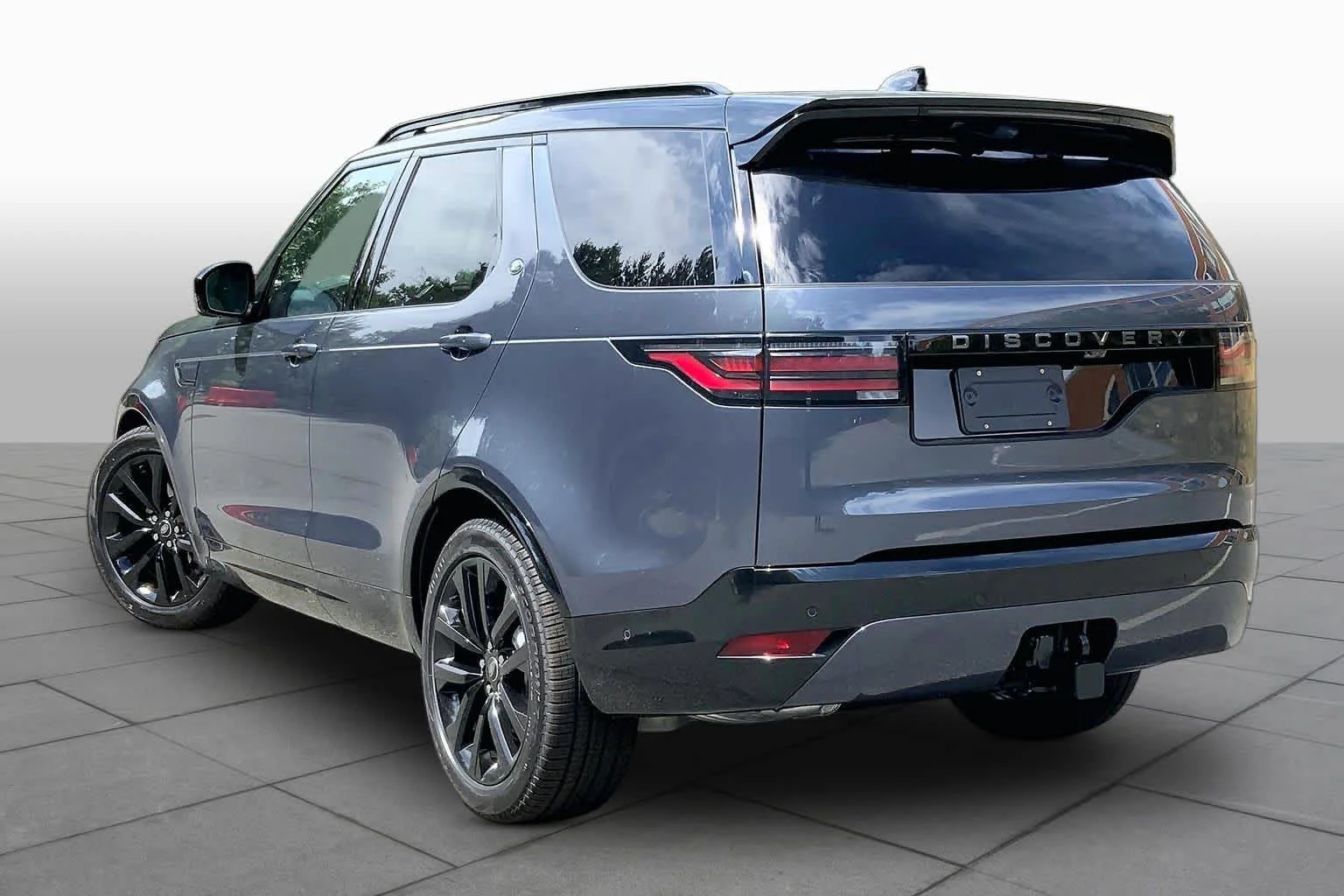 New 2026 Varesine Blue Land Rover Dynamic SE image 3