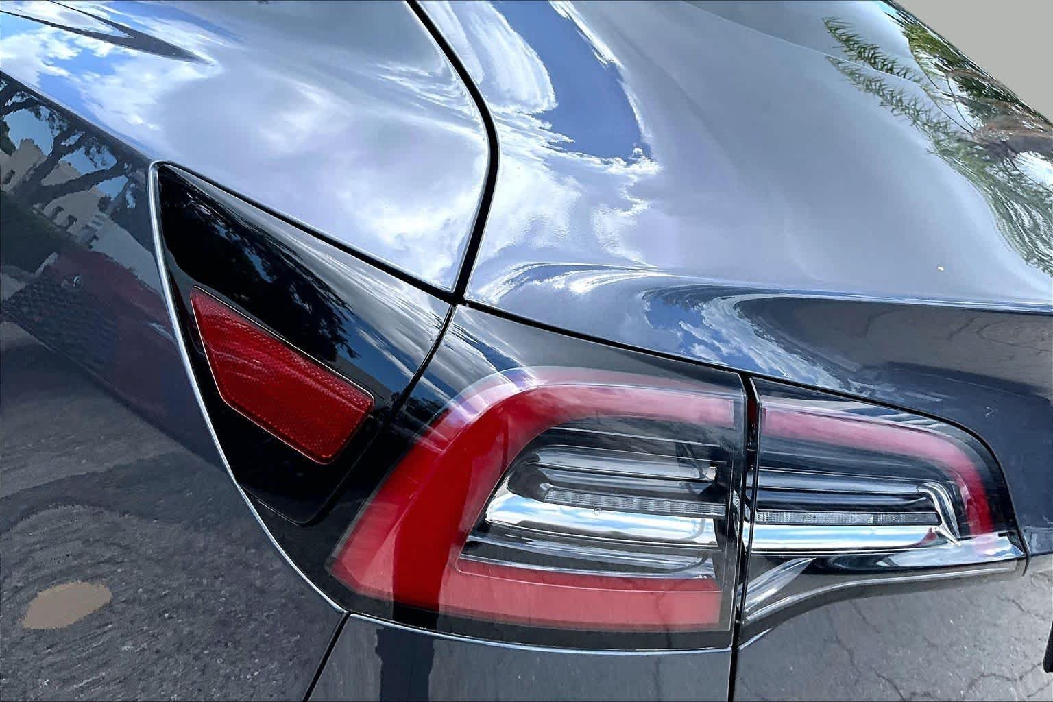 Used 2023 SOLID BLACK Tesla  image 27