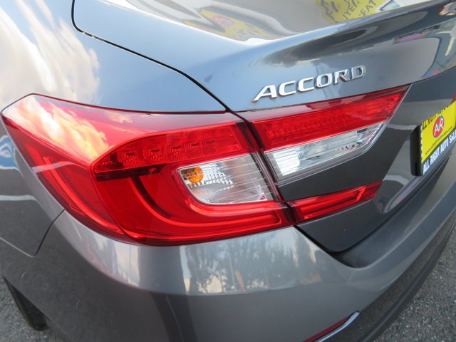 Used 2018 Modern Steel Metallic Honda LX 1.5T image 34