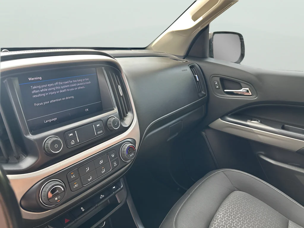 Used 2022 Summit White GMC Elevation image 28