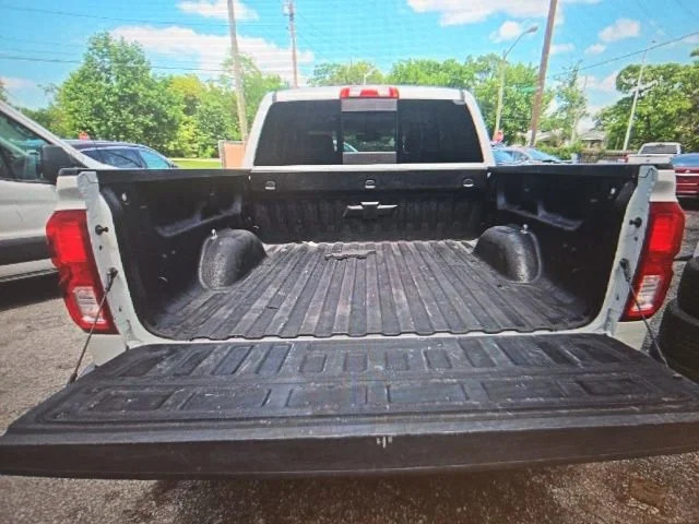 Used 2017 IRIDESCENT PEARL TRICOAT Chevrolet High Country image 10