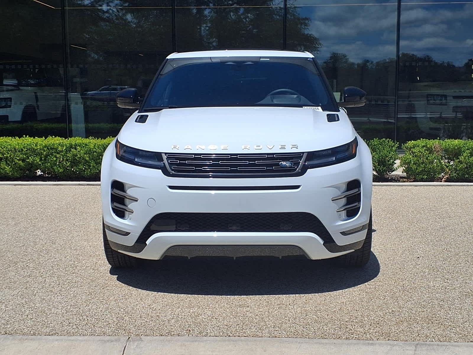 New 2026 Fuji White Land Rover Hoxton Edition image 2