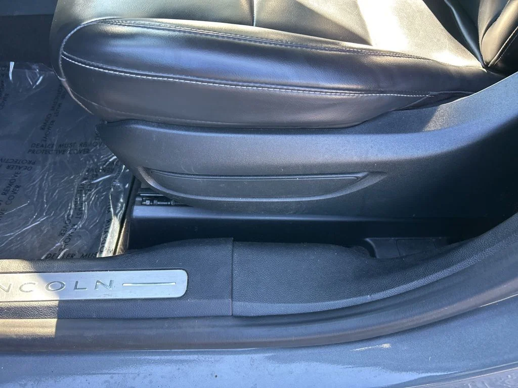 Used 2021 Gray Lincoln Standard image 13