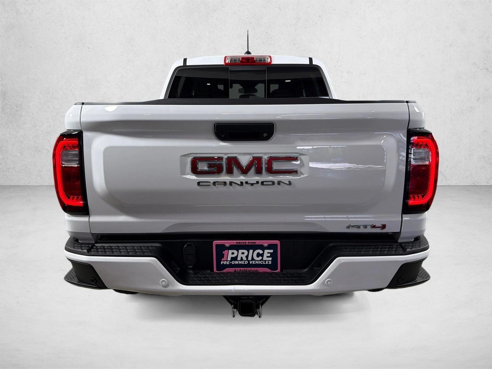 Used 2025 Summit White GMC 4WD AT4 image 5