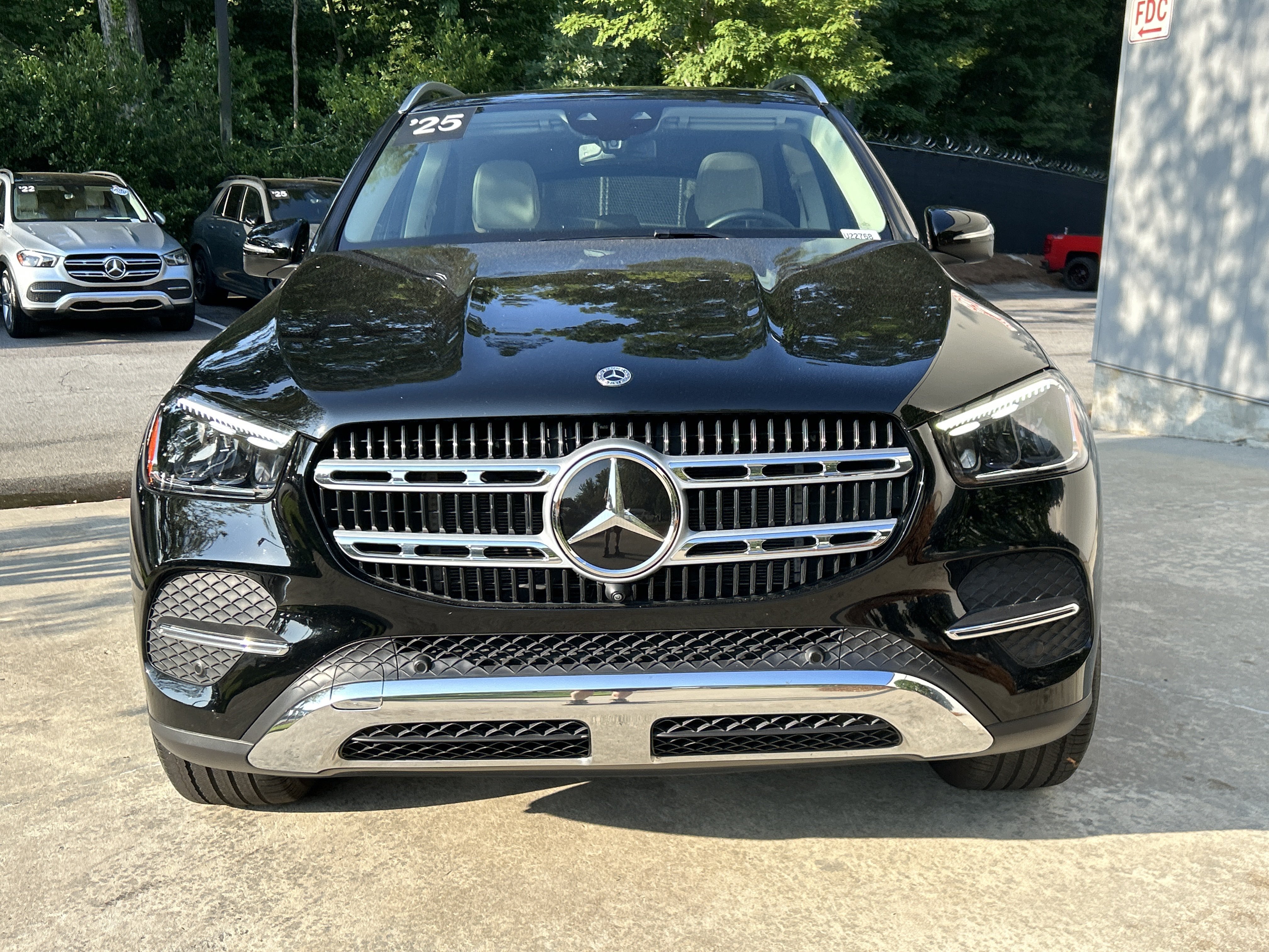 Certified Used 2025 Black Mercedes-Benz GLE 350 SUV image 3