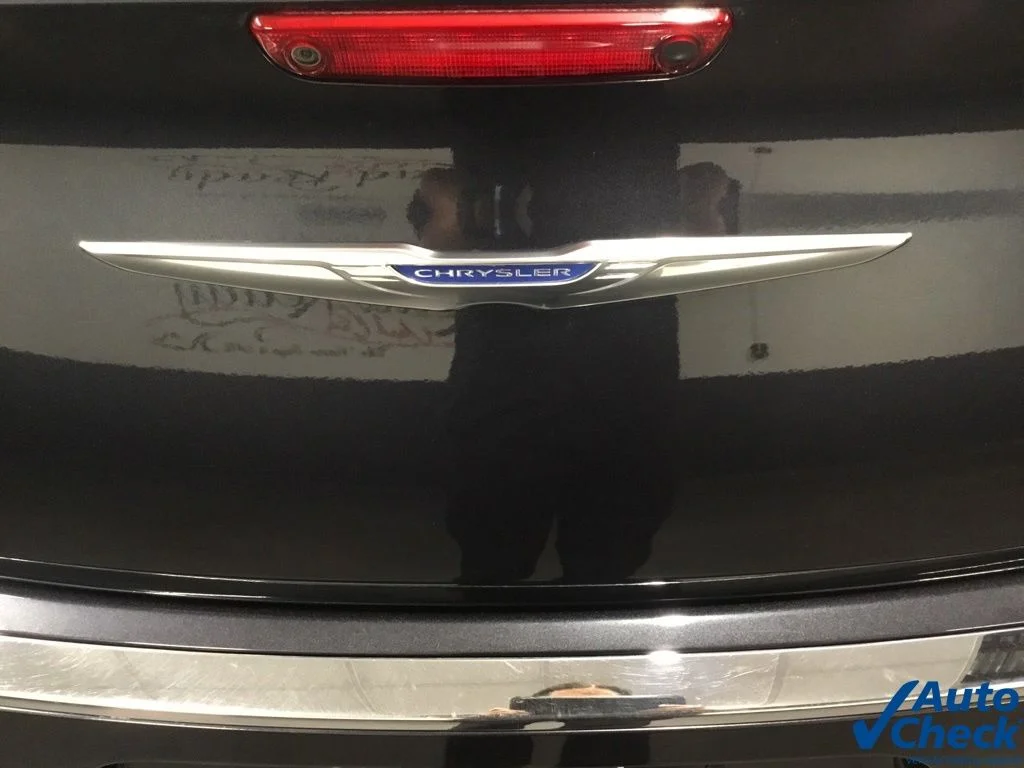 Used 2017 Gray Chrysler C image 13