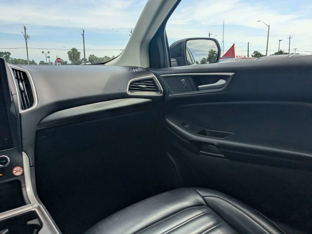 Used 2024 Black Ford SEL image 17
