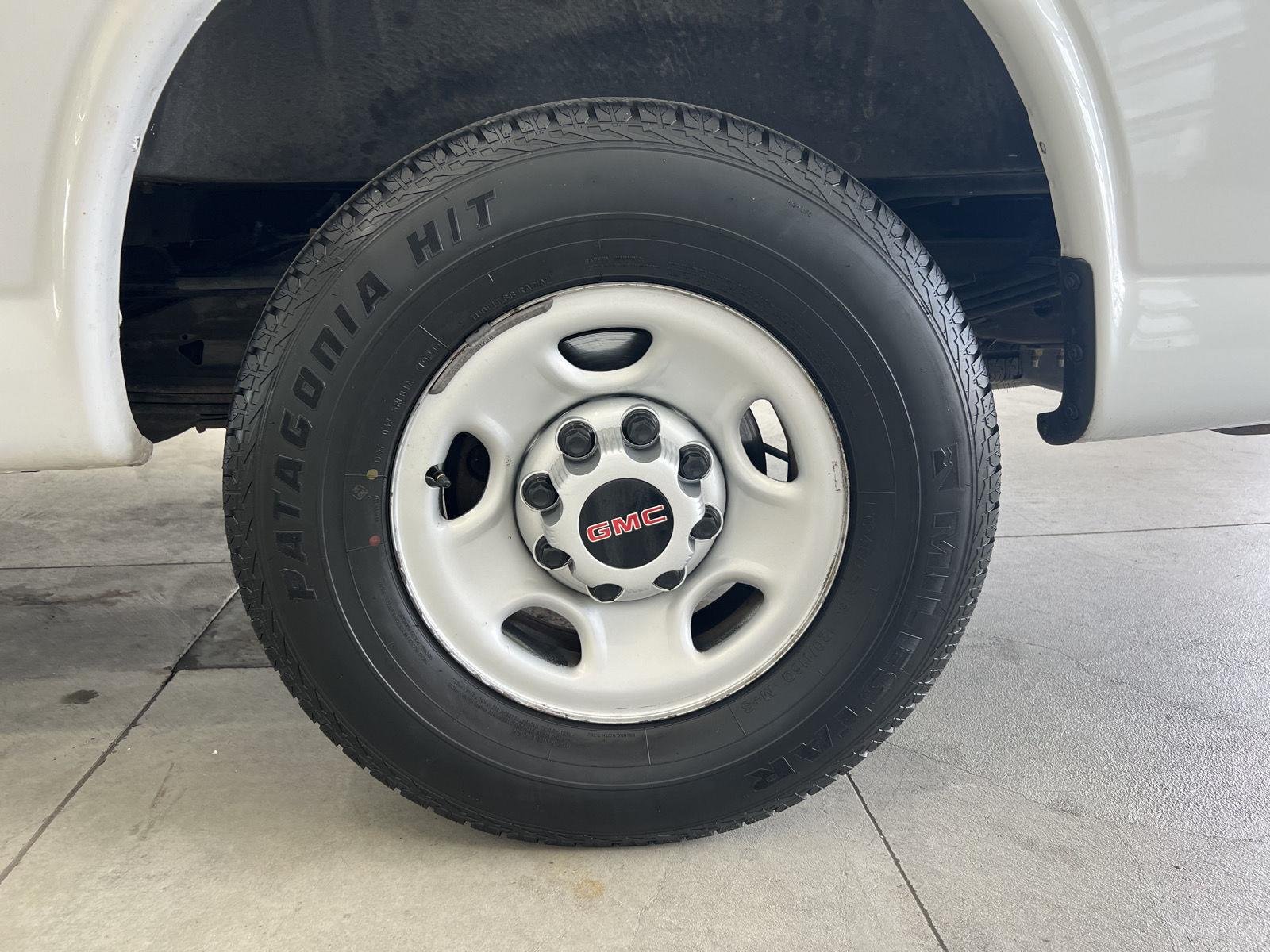 Used 2018 Summit White GMC Work Van image 10