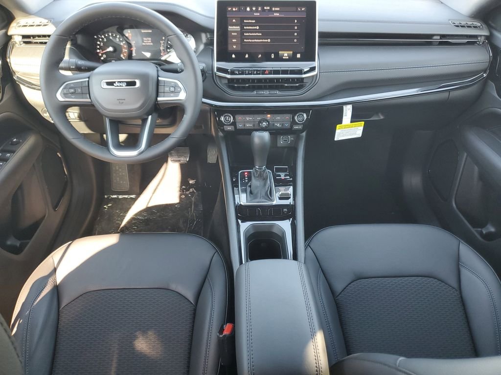 New 2026 Bright White Clearcoat Jeep Latitude image 12