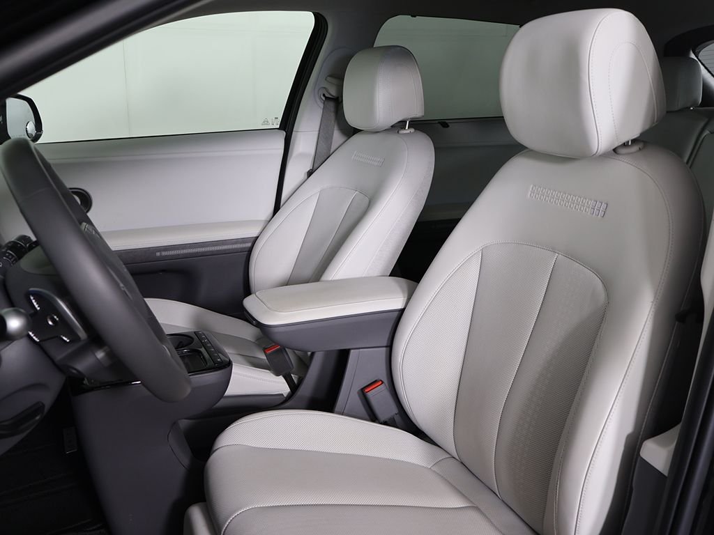 2025 Hyundai IONIQ 5 Limited - Photo 33