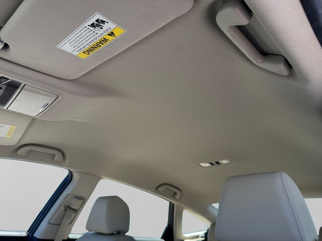 Used 2018 Platinum White Pearl Honda Touring image 17