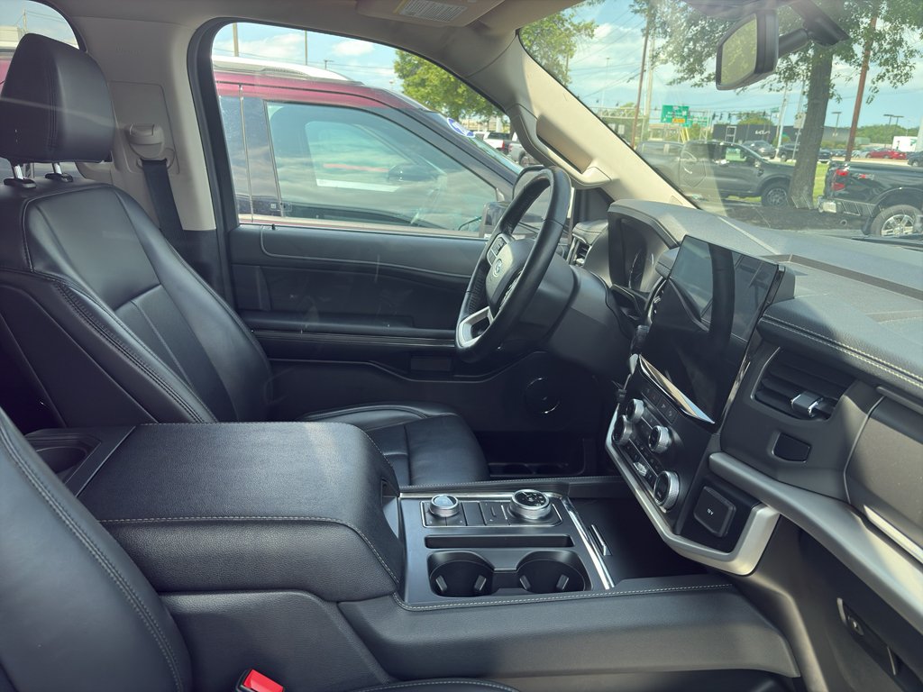 Used 2023 Star White Metallic Tri-Coat Ford XLT image 4