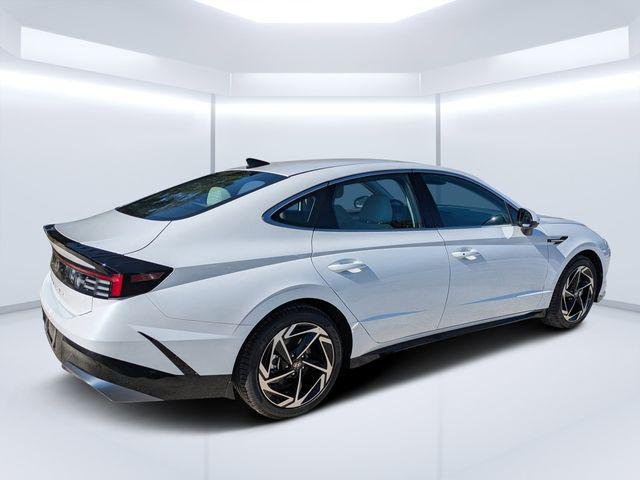 New 2026 White Hyundai SEL Sport image 3