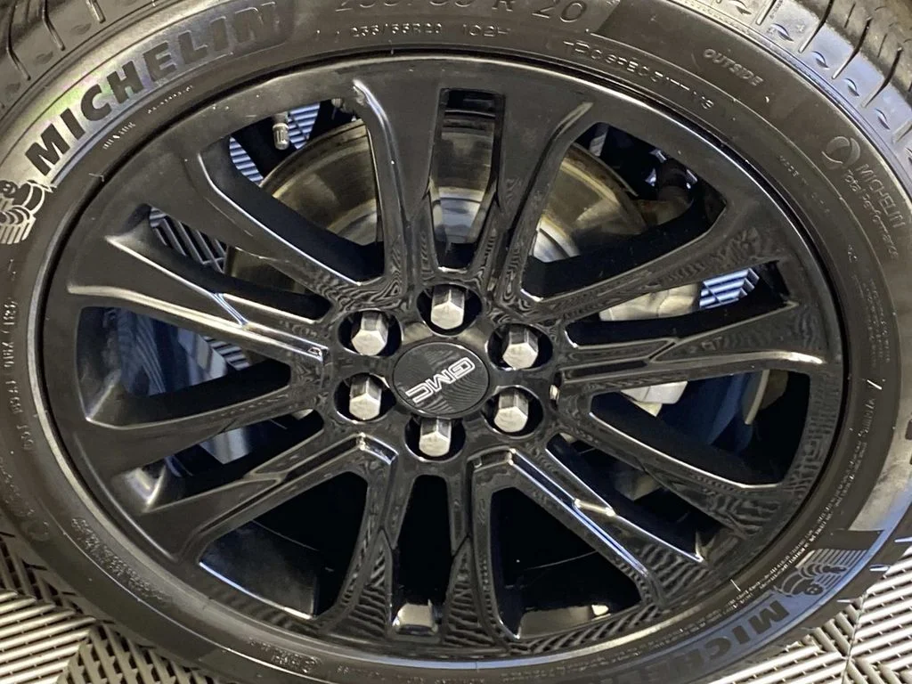 Used 2023 White GMC SLE image 30