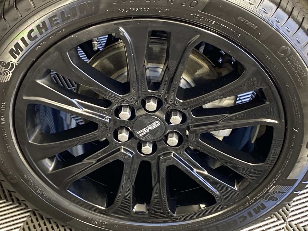 Used 2023 White GMC SLE image 30