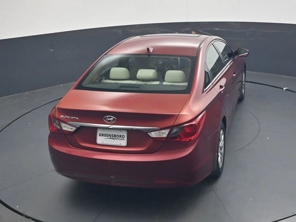 Used 2011 Red Hyundai GLS image 33