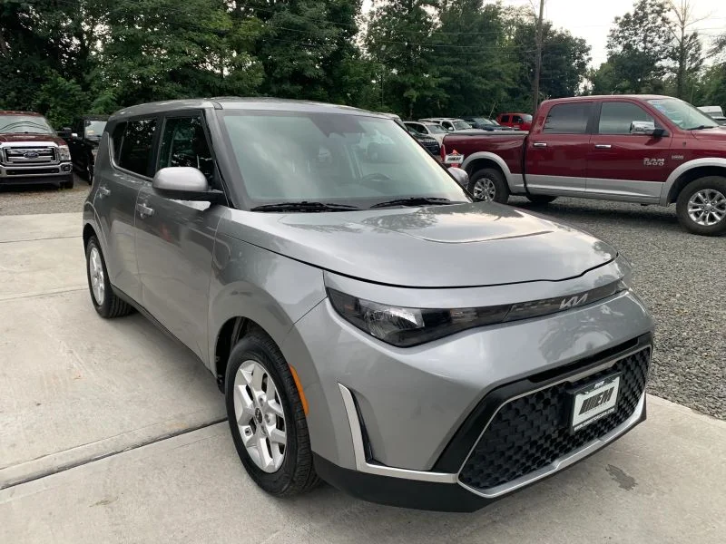 Used 2023 Gray Kia LX Wagon 4D image 23