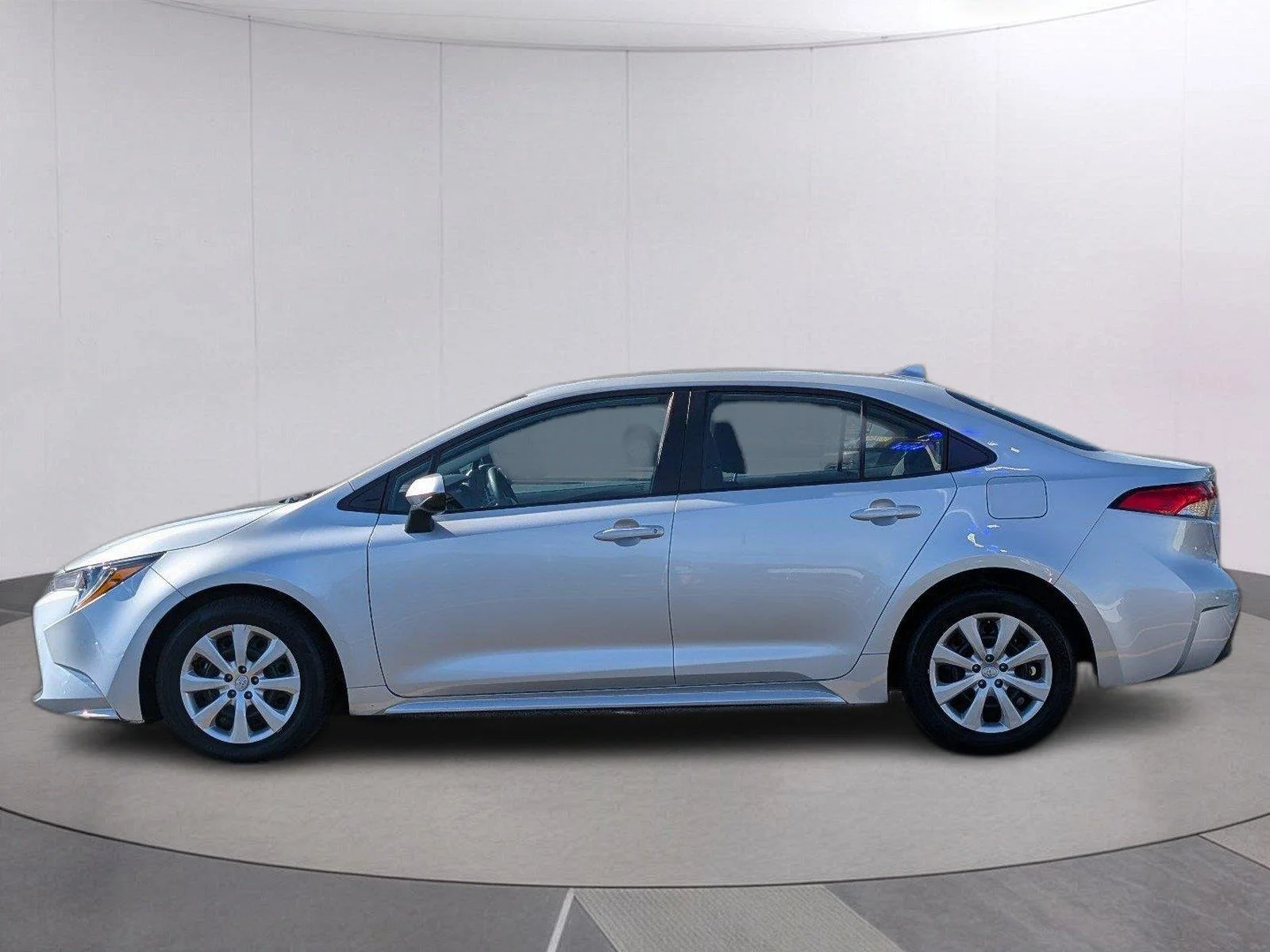 Used 2025 Classic Silver Metallic Toyota LE image 2