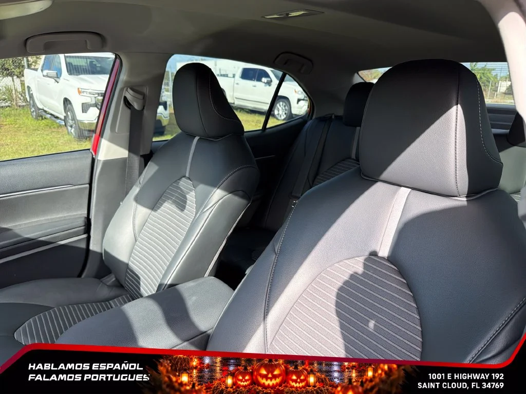 Used 2024  Toyota SE image 23