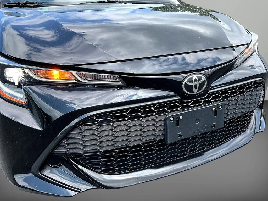 Used 2019 Midnight Black Metallic Toyota SE image 31