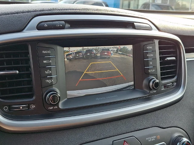 Used 2019 White Kia LX image 19